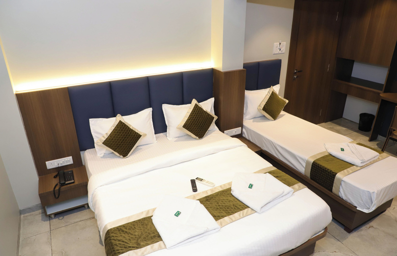 Room 4, RK Hotel, Palghar