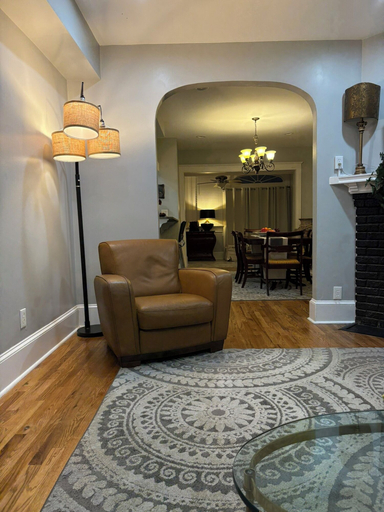 Living area 5, The Elegant Spring House Loft, Washington D.C.