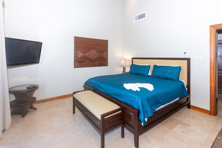 Room 3, Pristine Bay 1002 3 Bedroom Home, Roatán
