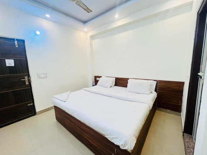 Room 2, Roomshala Hotel Pub G, Delhi