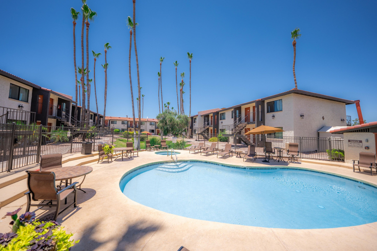 Pool, 228 Fully Furnished with WiFi by RedAwning, Maricopa