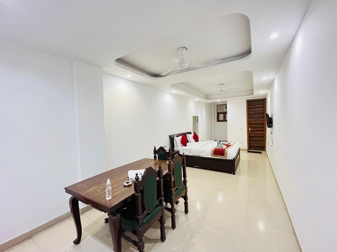 Room 2, Roomshala Hotel Iotus Villa, Delhi
