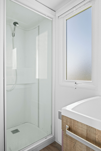 Bathroom 5, Village Vacances de Kerfetan, Morbihan