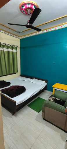 Room 5, Hotel Shanti rest house Gaya, Gaya