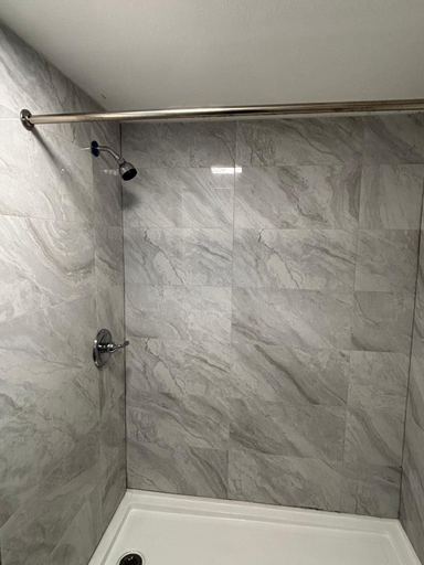 Bathroom 5, Anchor inn, Humphreys