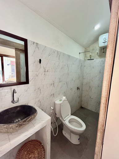 Bathroom, Luma Guesthouse by Verdana Homes, Badung