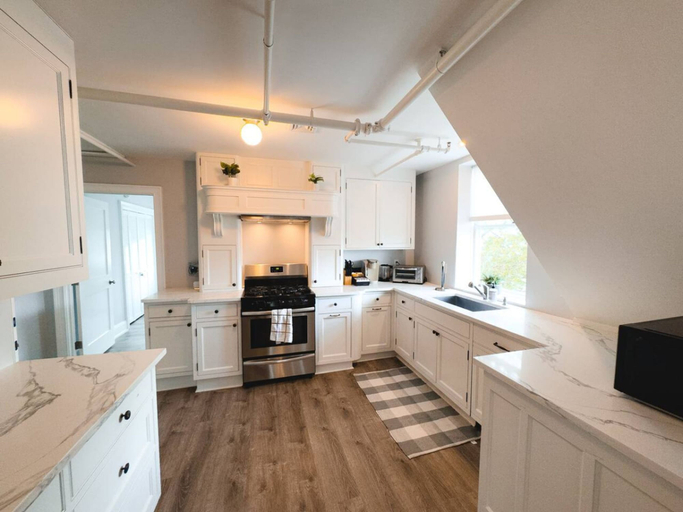 Private kitchen, Water Access 5-bed 2-bath Retreat, Barnstable