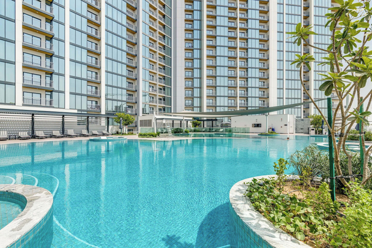 Outdoor pool, GLOBALSTAY. The Crest Tower C Apartments, Dubai