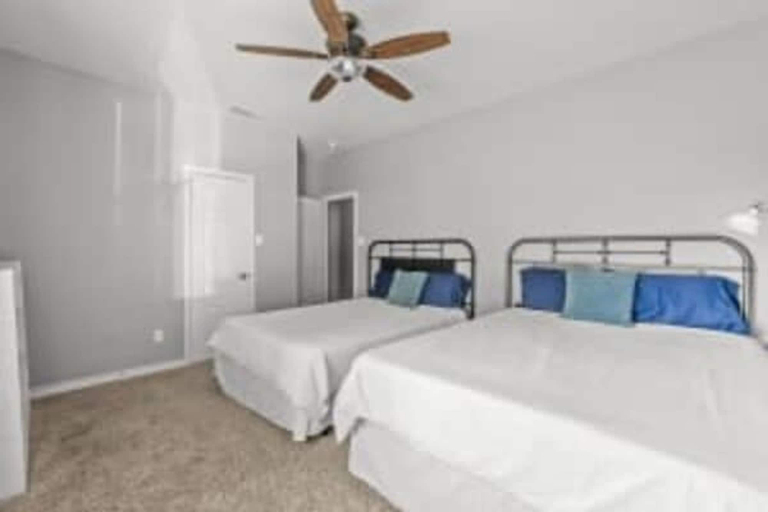 Room 5, Large 3BD 2BR Lower Bishop Arts Near Downtown Dallas, Dallas
