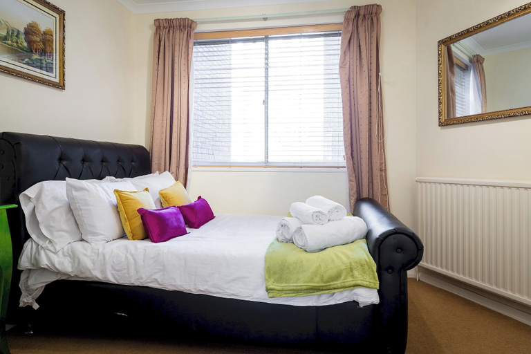 Room 4, Luxury Villa 6 Bedrooms Next to Marble Arch, London