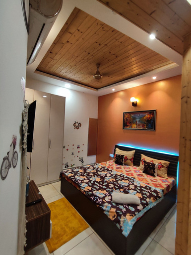 Room 3, Vrinda Homes, Gautam Buddha Nagar