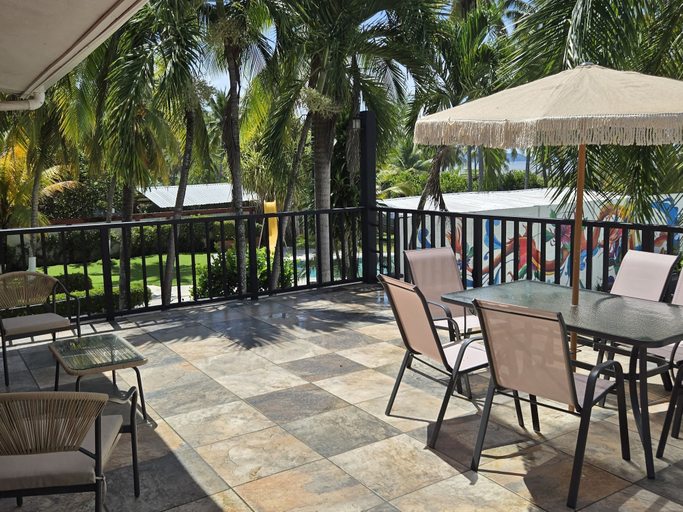 Terrace/patio 5, Jane's Beach Resort, Puntarenas