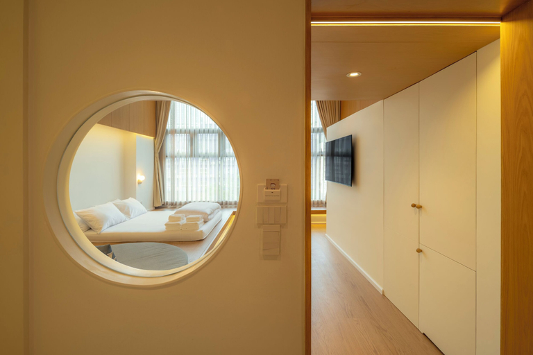 Room 2, Vaeh Viean Silom, Bang Rak