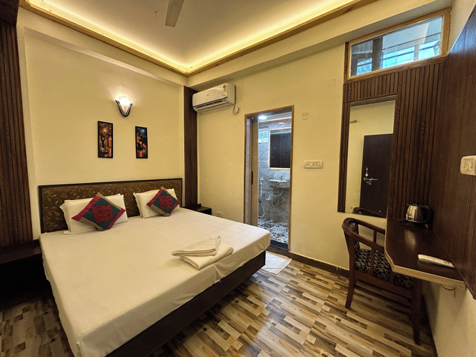 Bedroom 2, Max, Agra