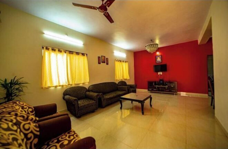 Living area 2, Savitri Bungalow, Satara