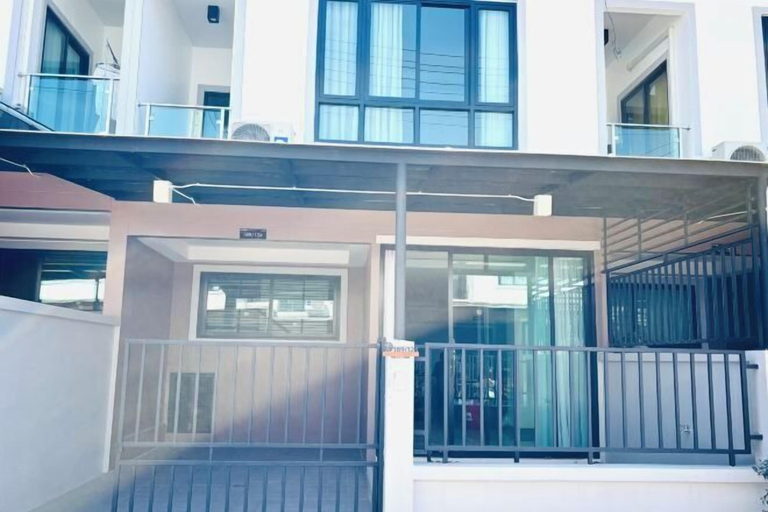 Exterior 2, Pattaya Tay Emperor Holiday townhouse, Bang Lamung