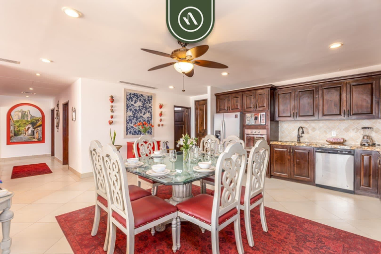 Dining 4, Two Bdrm Condo With Private Terrace - Ocean View - Pool, La Paz