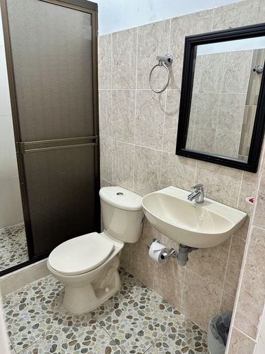 Bathroom 2, HOTEL AVENIDA 15, Melgar
