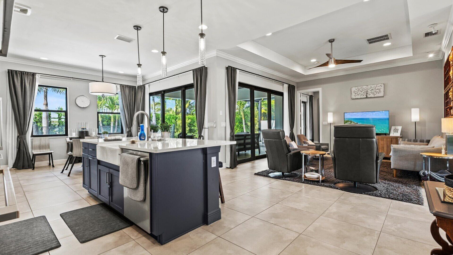 Interior 4, Love Shack, Saint Lucie