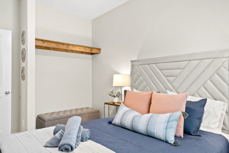 Room 2, The Rooftop Haven of Downtown, Montgomery