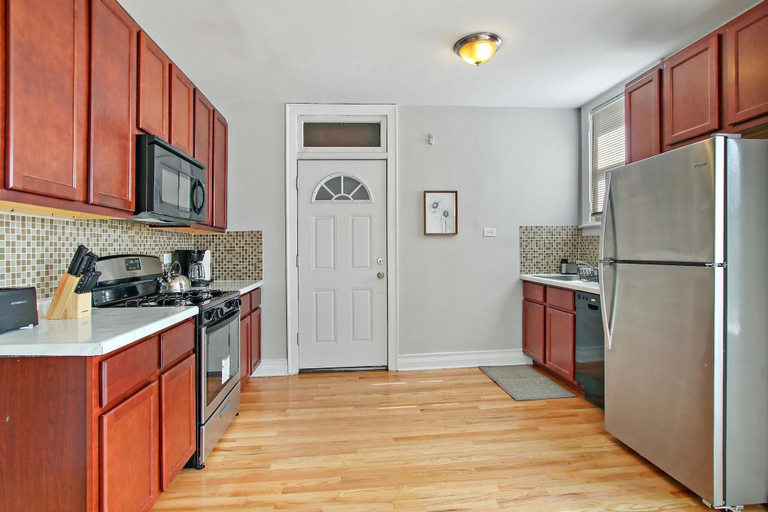 Private kitchen 4, Charming 1BR in Old Irving - Cullom B3, Cook