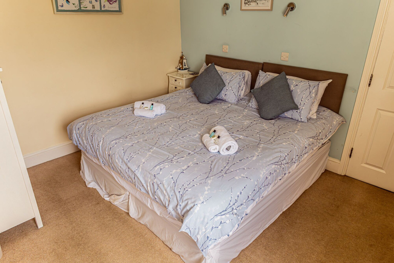 Bedroom 2, The Wayfarer Inn, Devon