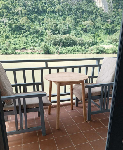 Living area, Dokchampa River View Villa, Ngoi