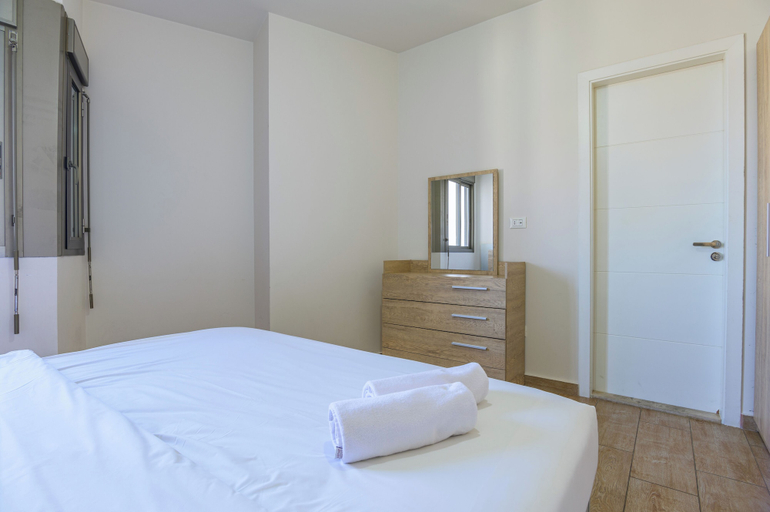 Room 4, Elevate - Sleek 2-BR Apt by Santa Maria, Jal el Dib, El Metn