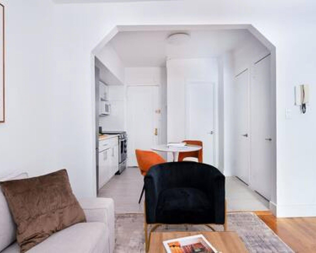 Room 4, 444-3a Newly Renovated 1BR - Elevator Building, New York
