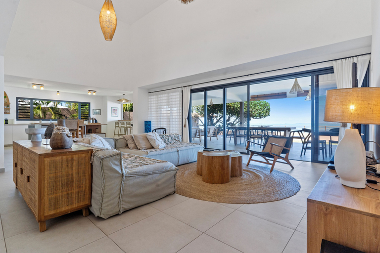 Living area 2, Hinarani Villa