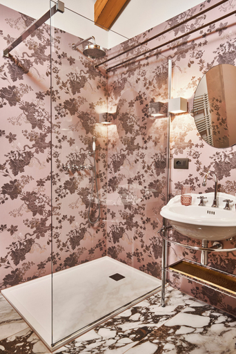 Bathroom 5, Corte degli Ostinati, Udine