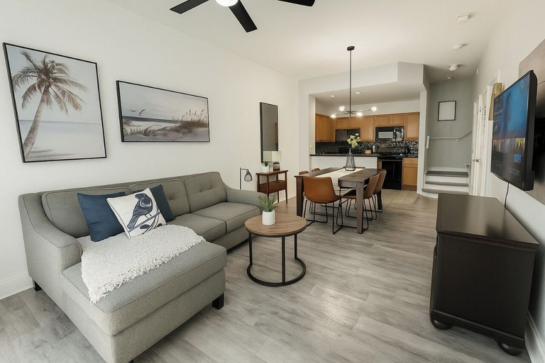 Others 5, 3BR Townhome w/ Pool & BBQ Near Disney, Osceola