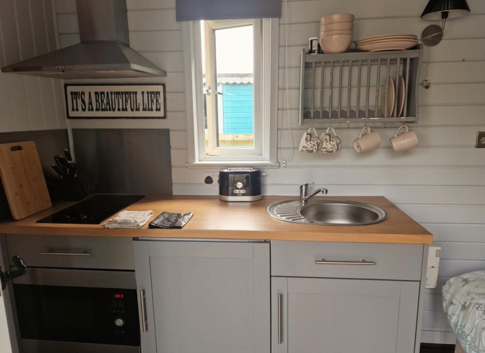 Private kitchen 4, Glan yr Afon Un - Relax, Recuperate, Enjoy, Powys