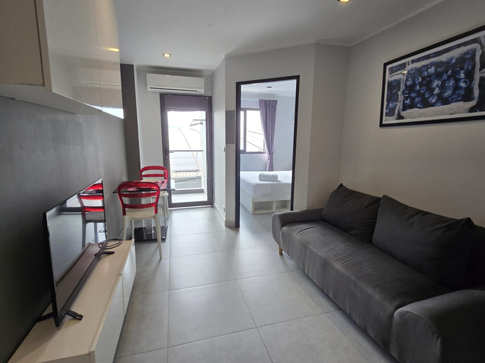 Living area, 1 BR Condo in good location NV402, Phuket Island