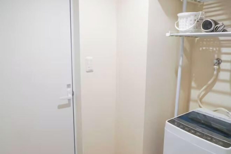 Room 4, Shinkenmomotani, Osaka