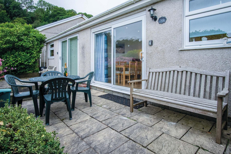 Terrace/patio 5, Bayview 58 - 2 Bedroom Chalet - Bayview Oxwich, Swansea