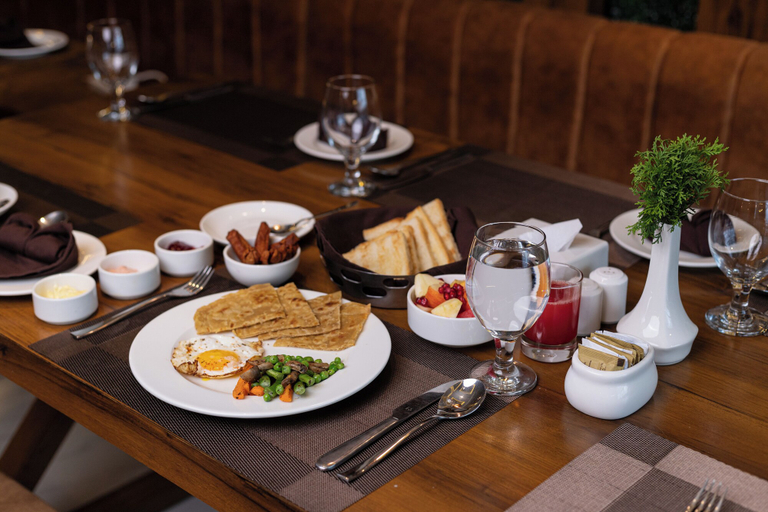 Food & Drinks 5, Accom Hotel, Mechi
