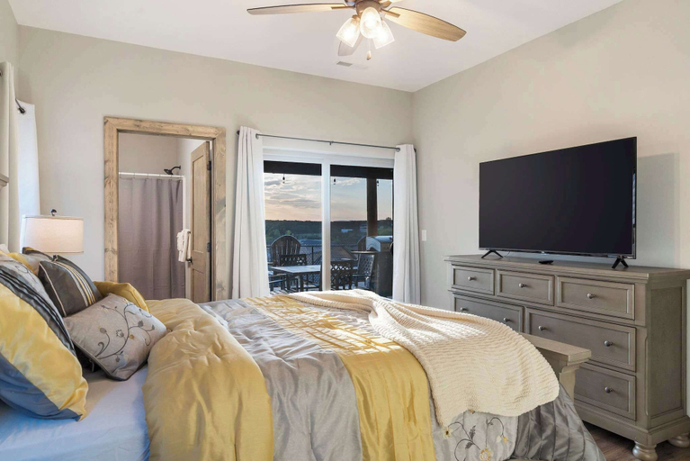 Bedroom 3, Two Pines Endless Views and Attractions!, Taney