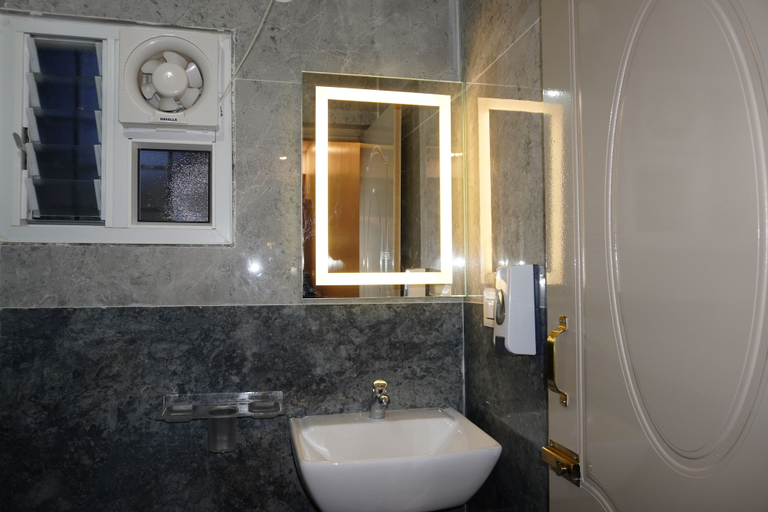 Bathroom 4, Stazy Suites - Kammanhalli, Bangalore