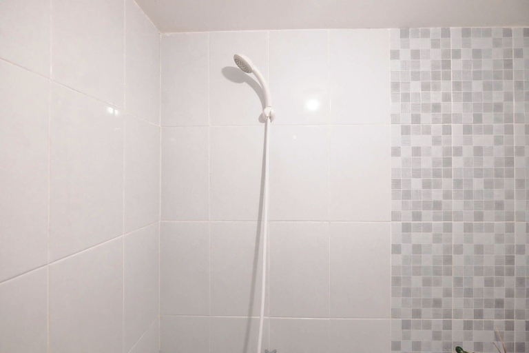 Bathroom 3, Basic 2Br Apartment Near Tokyo Hub At Tokyo Riverside Pik 2, Tangerang