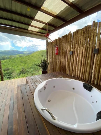 Deep soaking bathtub 2, Decks Chalés, São Roque de Minas