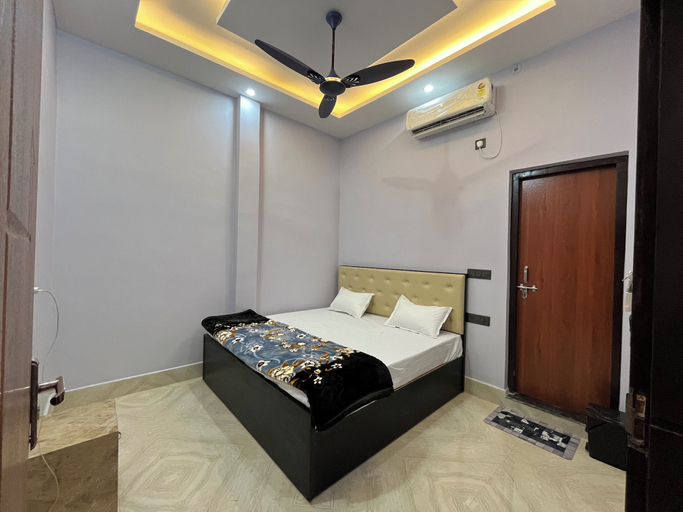 Room 3, Hotel S.K Atithi Bhawan, Sitapur