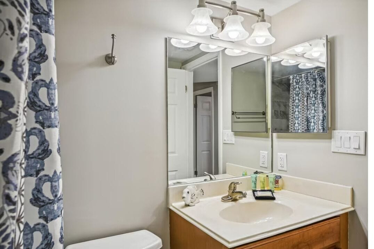 Bathroom 3, Aquavista 603w, Bay