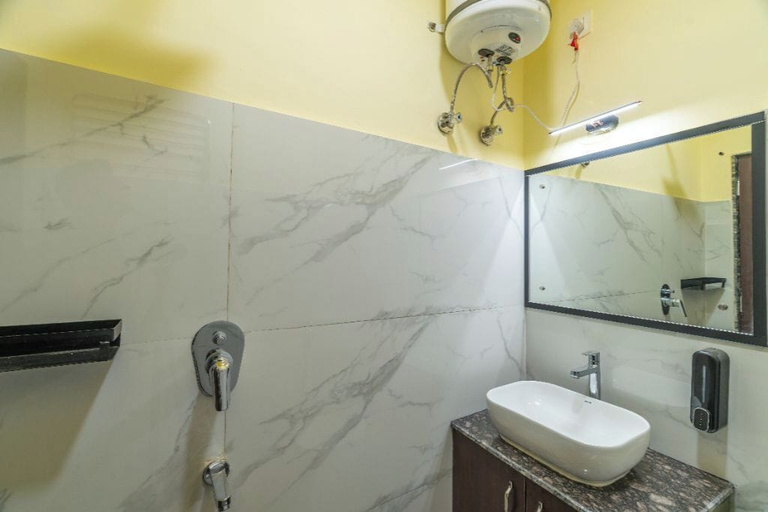 Bathroom, The Hosteller Rishikesh, Ganges, Garhwal