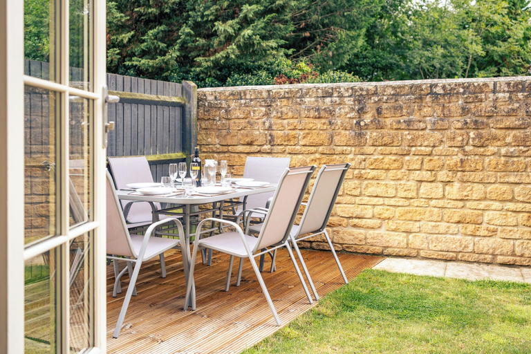 Terrace/patio 5, Charming 2 Bedroom Home in the Cotswolds, Gloucestershire