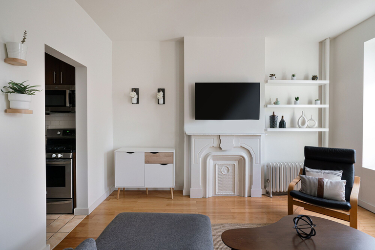 Room 4, Beautiful 3 Bedroom Unit in Prime Location, New York