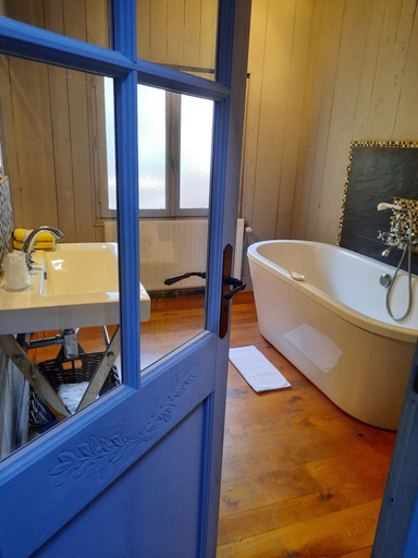 Bathroom 5, Chateau Sainte Cecile, Hérault