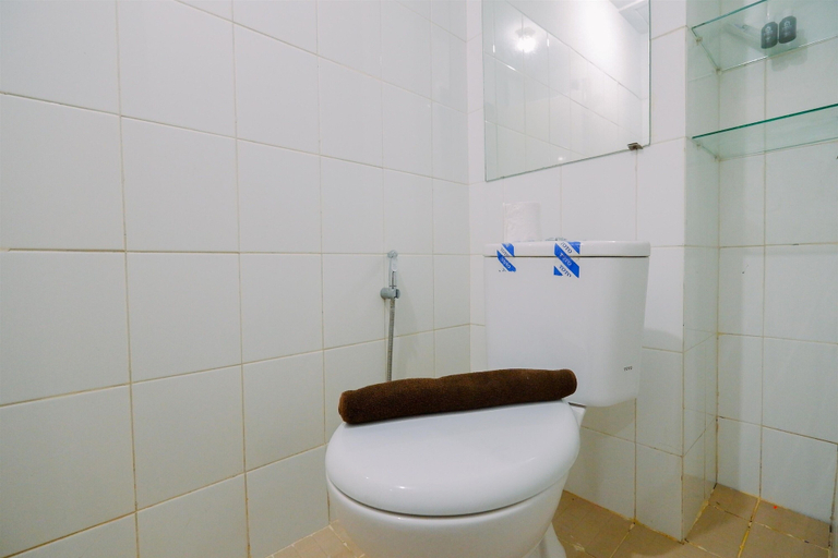 Bathroom 3, Good And Homey Studio At Dramaga Tower Apartment, Bogor
