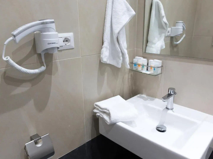 Bathroom 5, Venustas Hotel, Rome