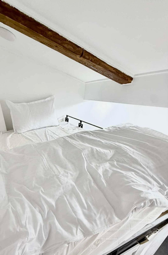 Room 5, Ezo Tiny Loft - Georgias smallest Airbnb, Tbilisi